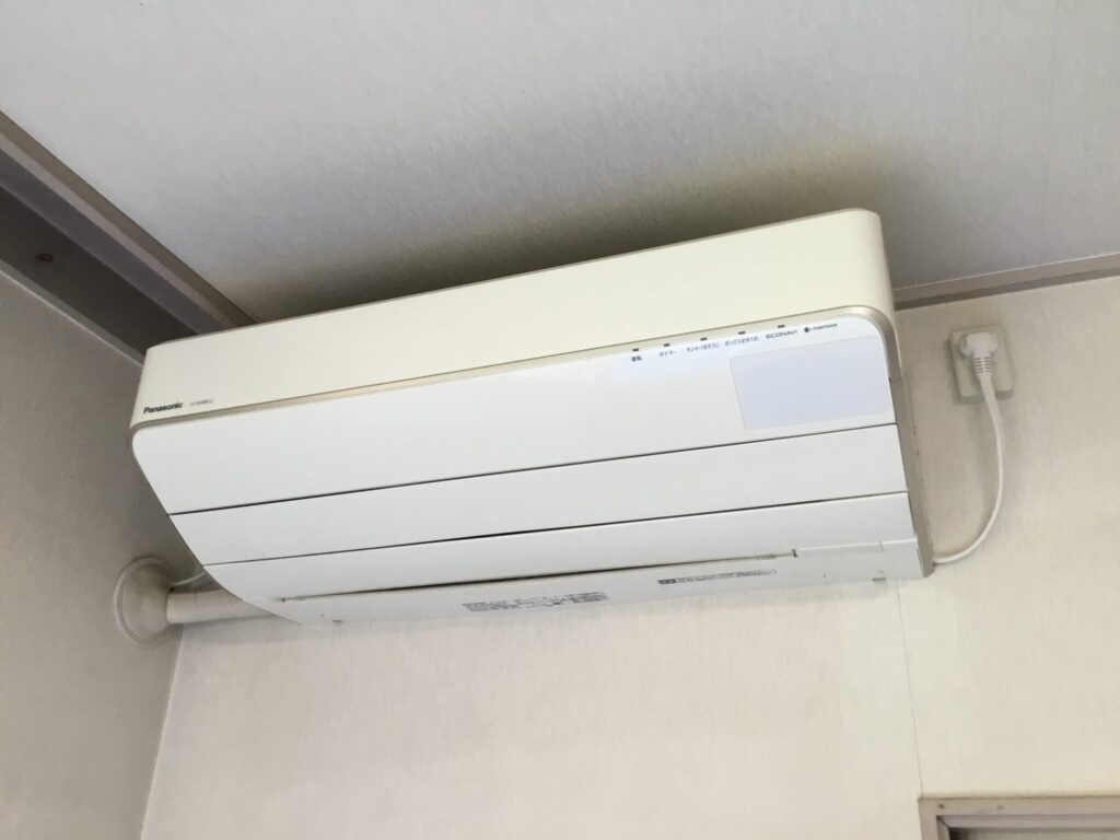 9EA60D82-0754-44AB-8E83- 